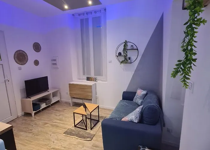 Tres Joli 2 Pieces, Centre-ville Apartamento Tuchan